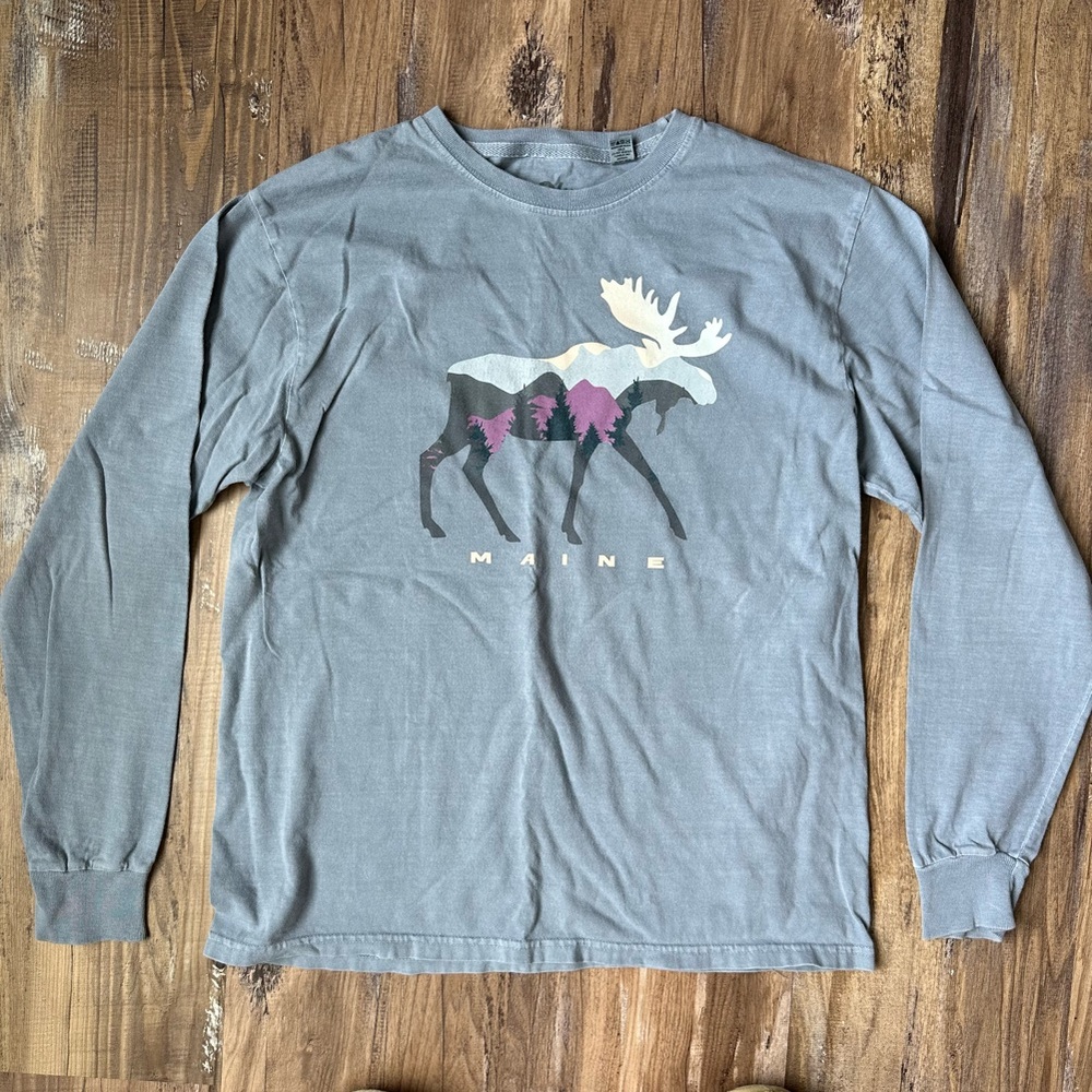 Gray Moose Graphic Long Sleeve Shirt
